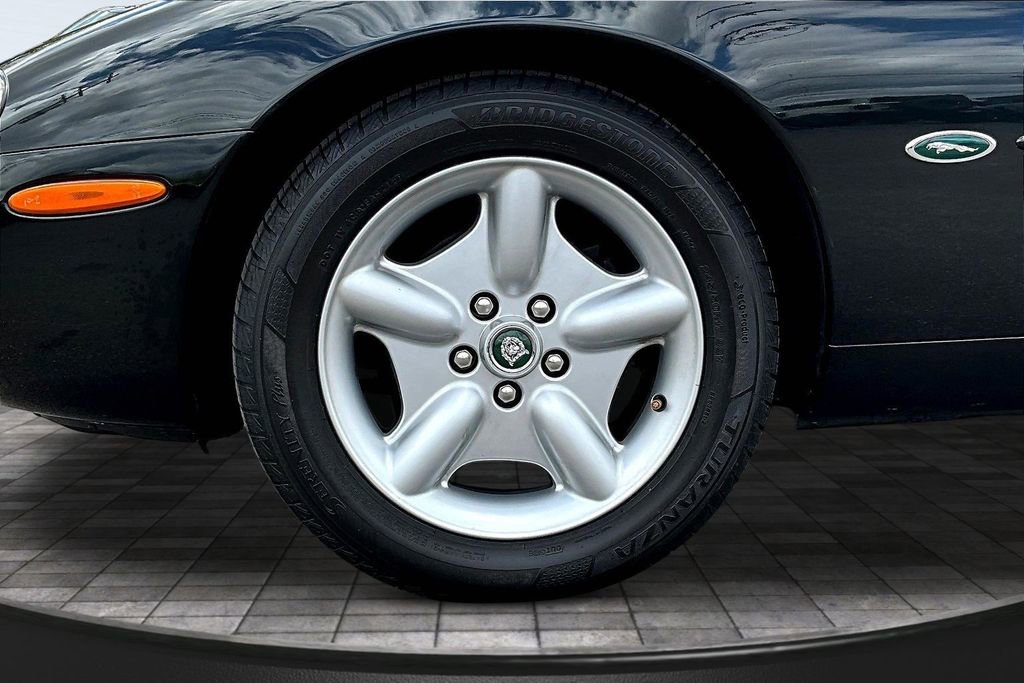 Used 1998 Jaguar XK8 Convertible RWD image 31
