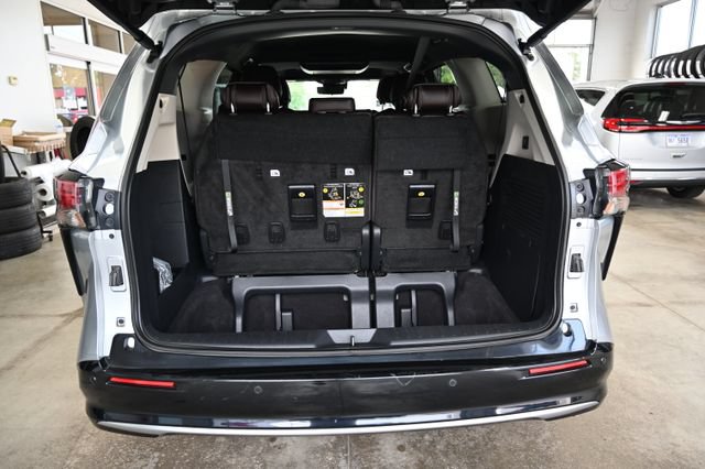 Used 2023 Toyota Sienna Platinum AWD/4WD image 35