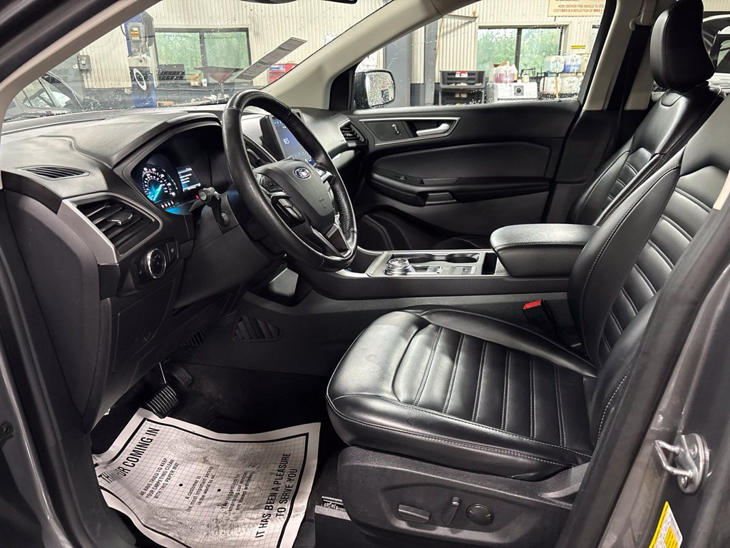 Used 2024 Ford Edge SEL AWD/4WD image 9