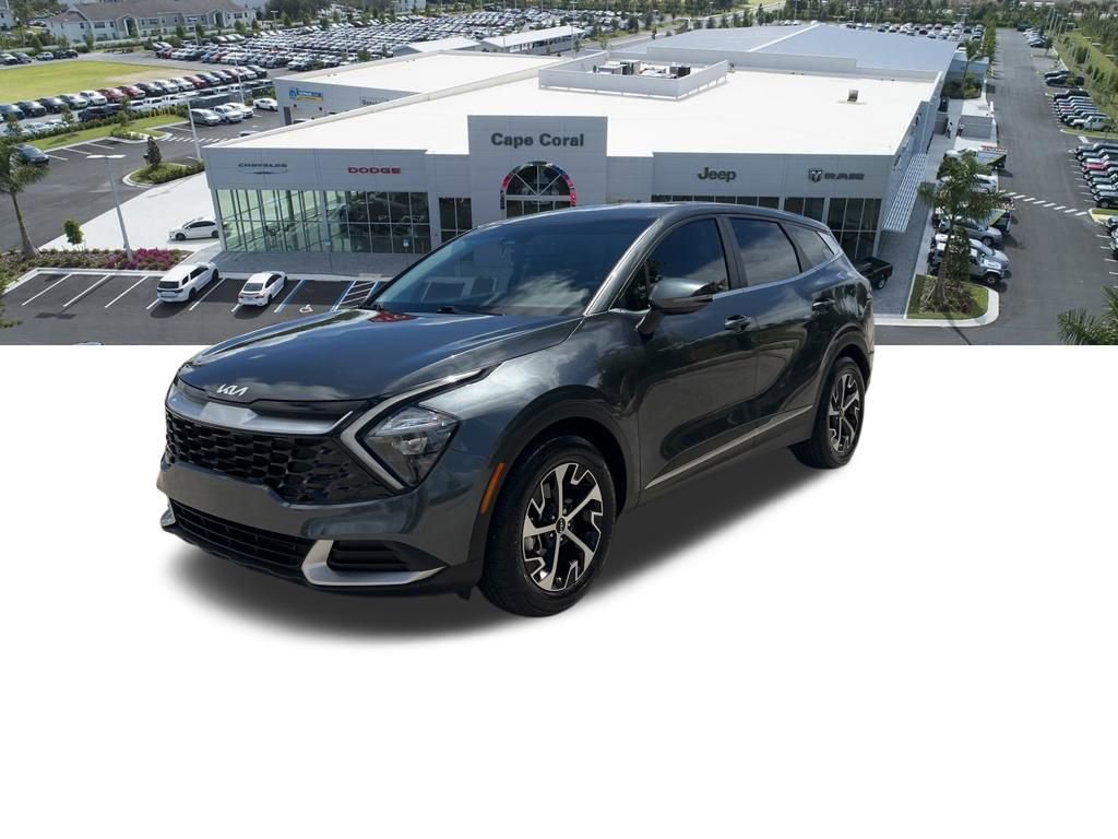 Used 2023 Kia Sportage EX image 3