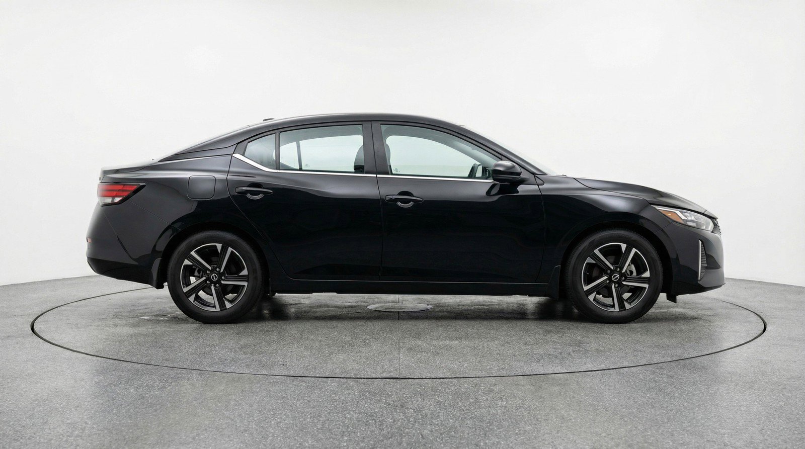 Used 2025 Nissan Sentra SV FWD image 9