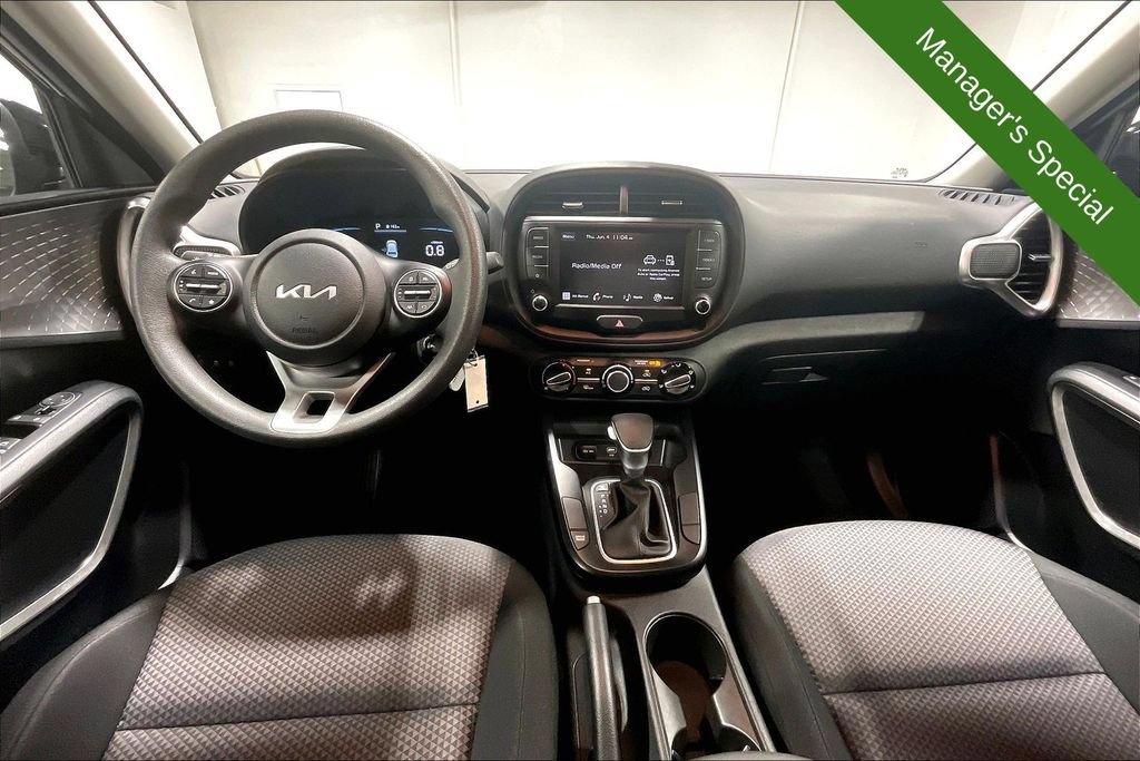 Used 2025 Kia Soul LX FWD image 18