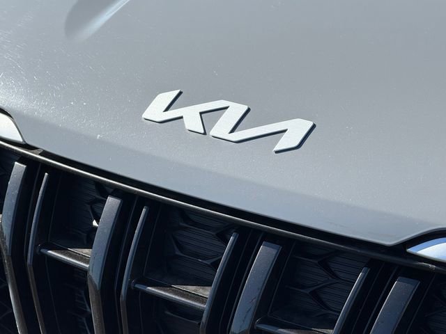 Used 2024 Kia Carnival EX FWD image 25