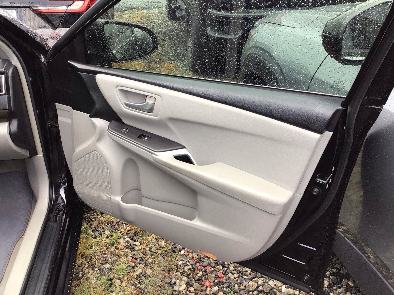 Used 2015 Toyota Camry LE FWD image 8