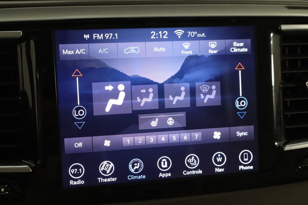 Used 2018 Chrysler Pacifica Touring-L Plus w/ Tire & Wheel Group image 35