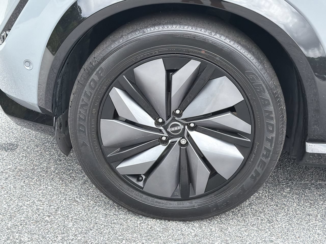 Certified 2023 Nissan Ariya AWD/4WD image 32