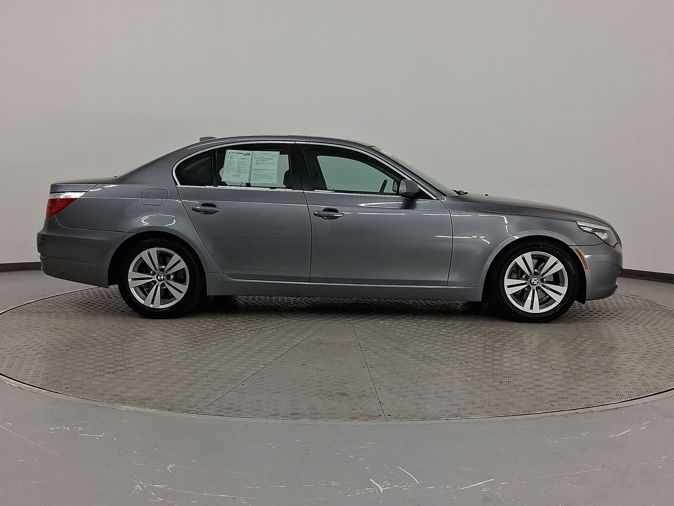 Used 2010 BMW 528i Sedan image 8