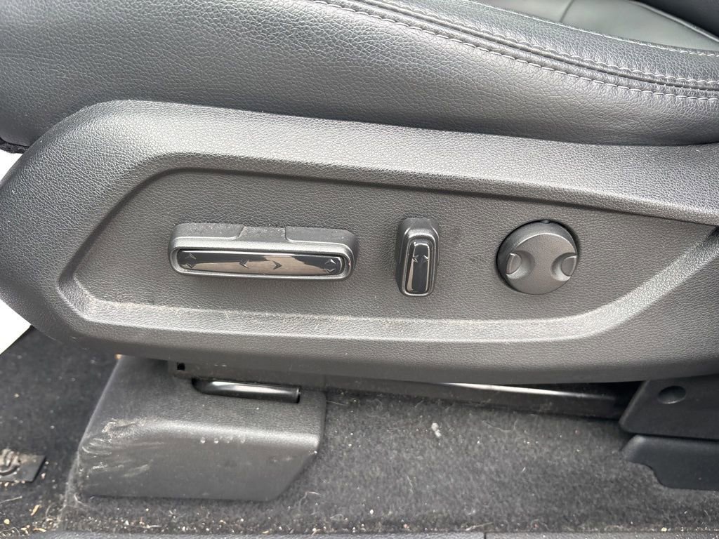 Used 2025 Honda Pilot Touring image 20