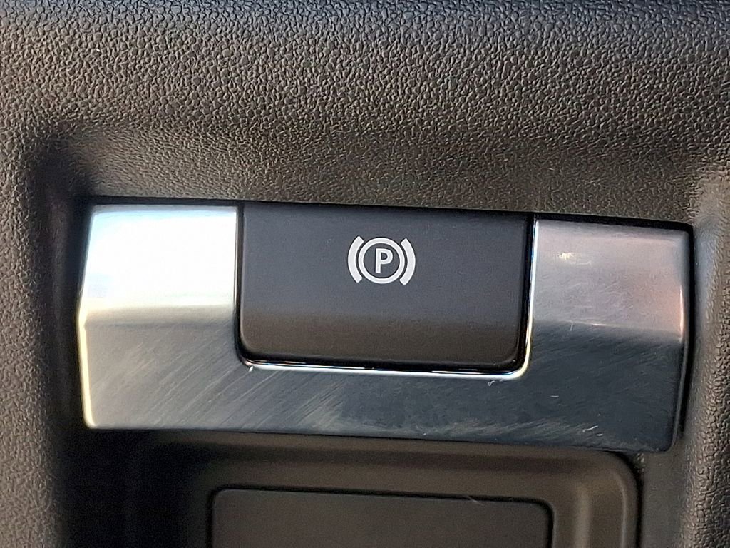 Used 2025 Land Rover Defender 110 S AWD/4WD image 25