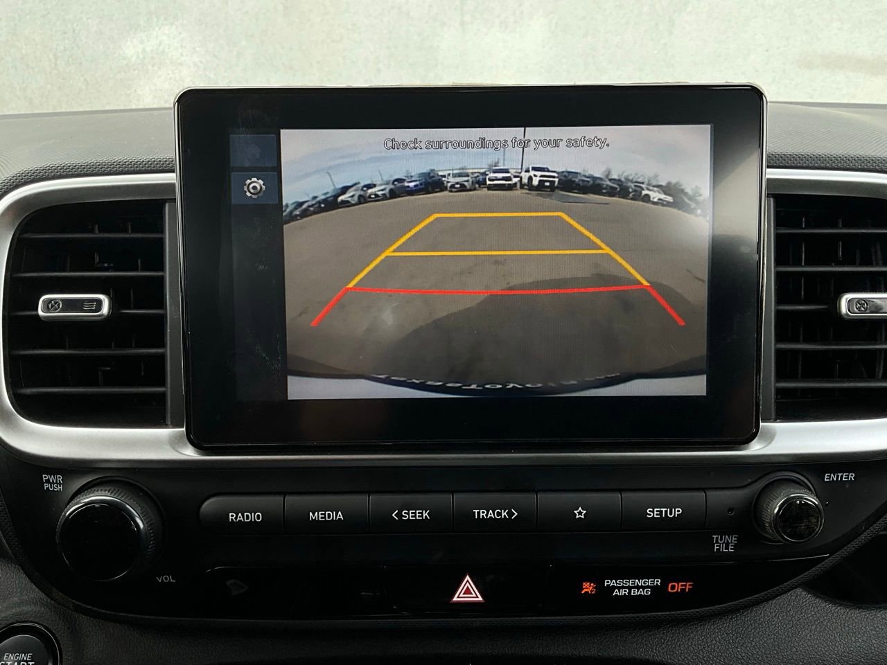 Used 2025 Hyundai Venue SEL image 32