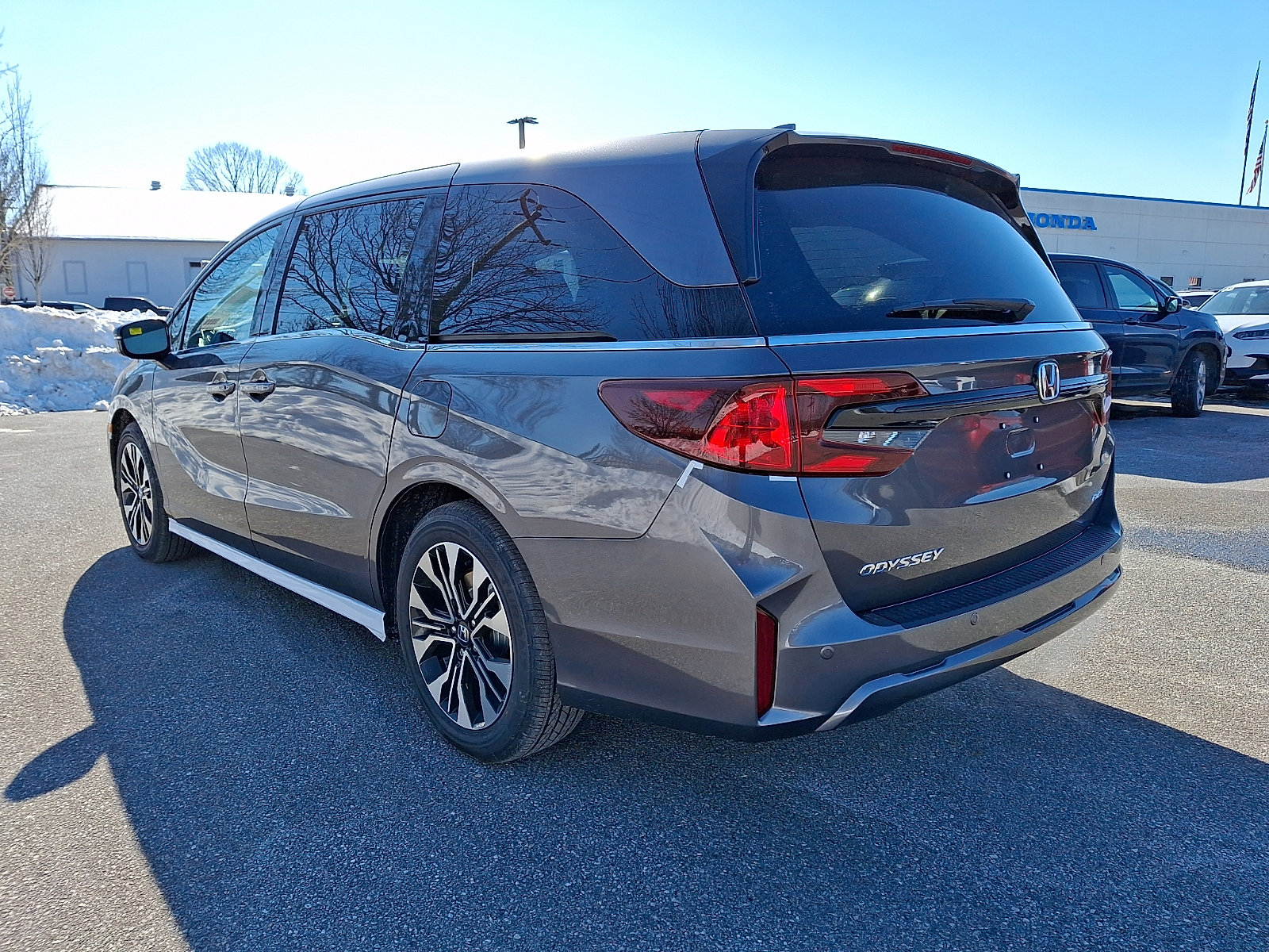 New 2026 Honda Odyssey Elite image 3