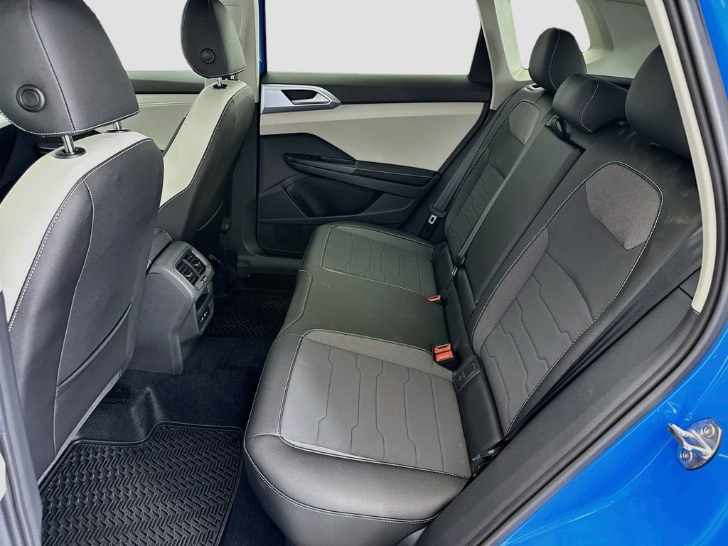 New 2026 Volkswagen Taos SE FWD image 19