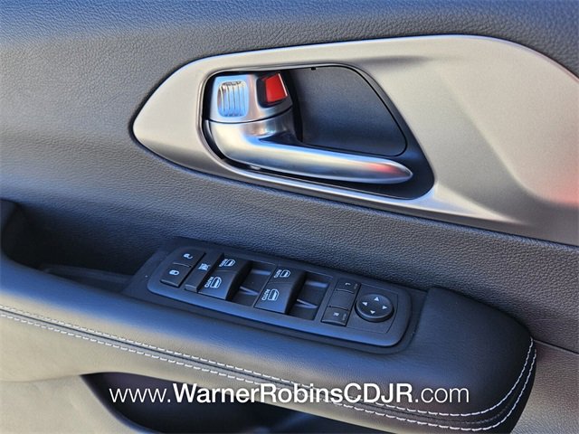 New 2026 Chrysler Voyager LX image 30