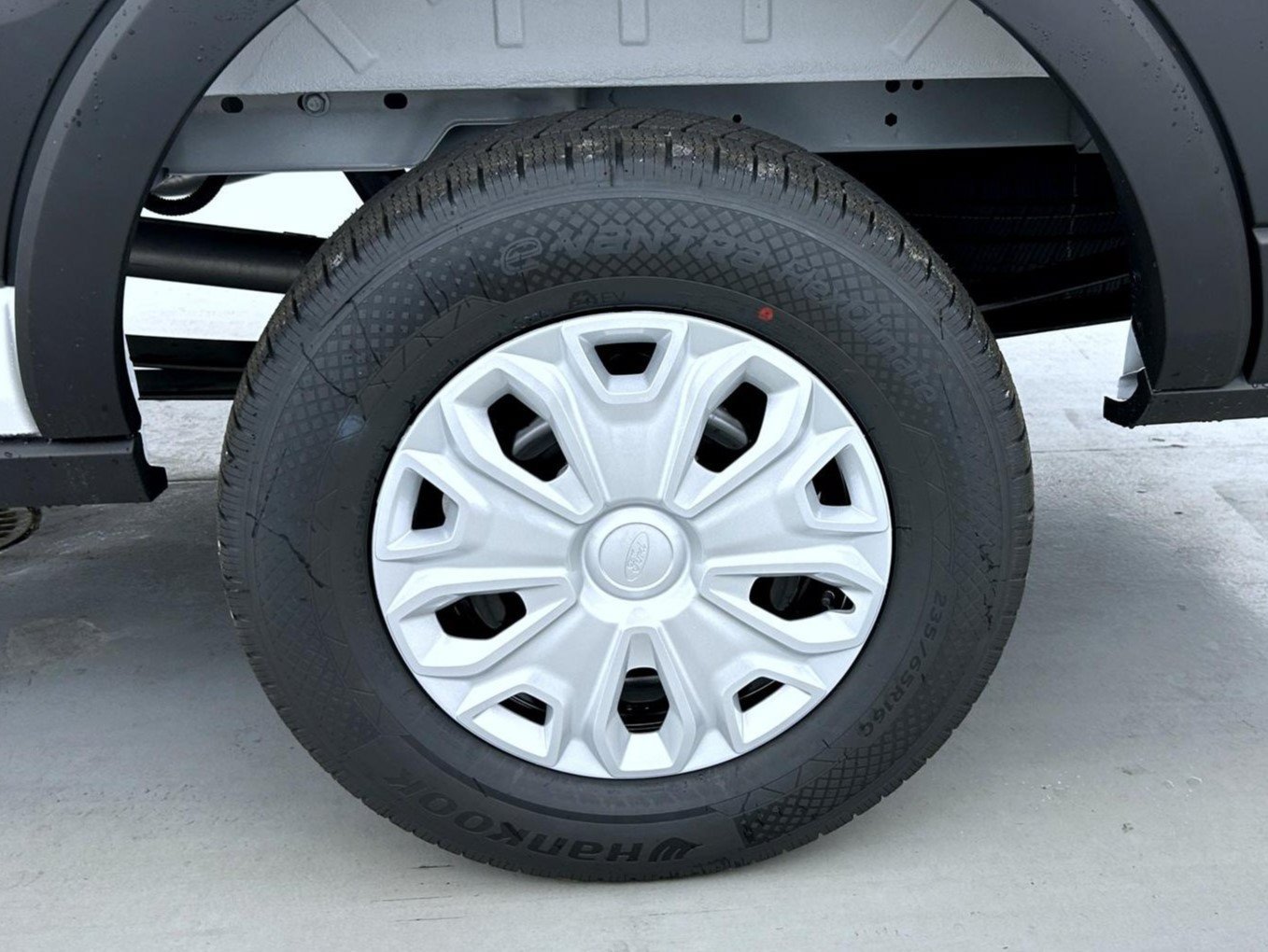 New 2027 Ford Transit 250 148 Medium Roof w/ Load Area Protection Package RWD image 19