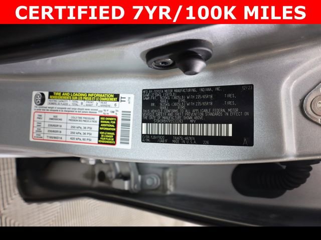 Used 2024 Toyota Highlander LE image 28