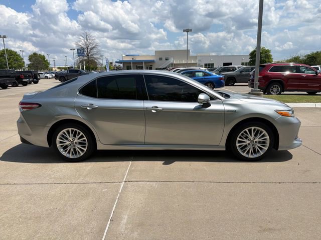 Used 2020 Toyota Camry XLE image 6