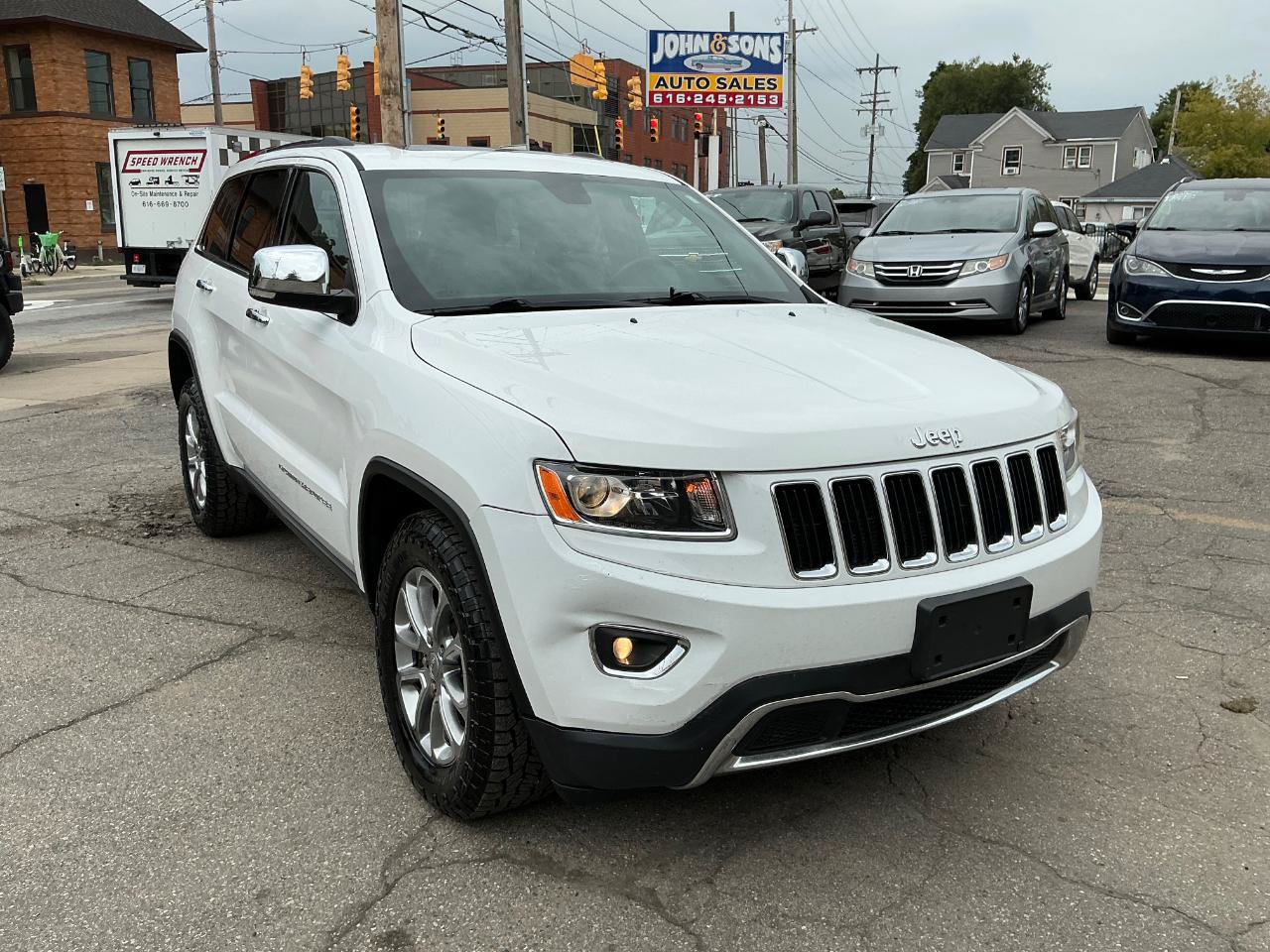 Used 2015 Jeep Grand Cherokee Limited w/ Trailer Tow Group IV AWD/4WD image 2