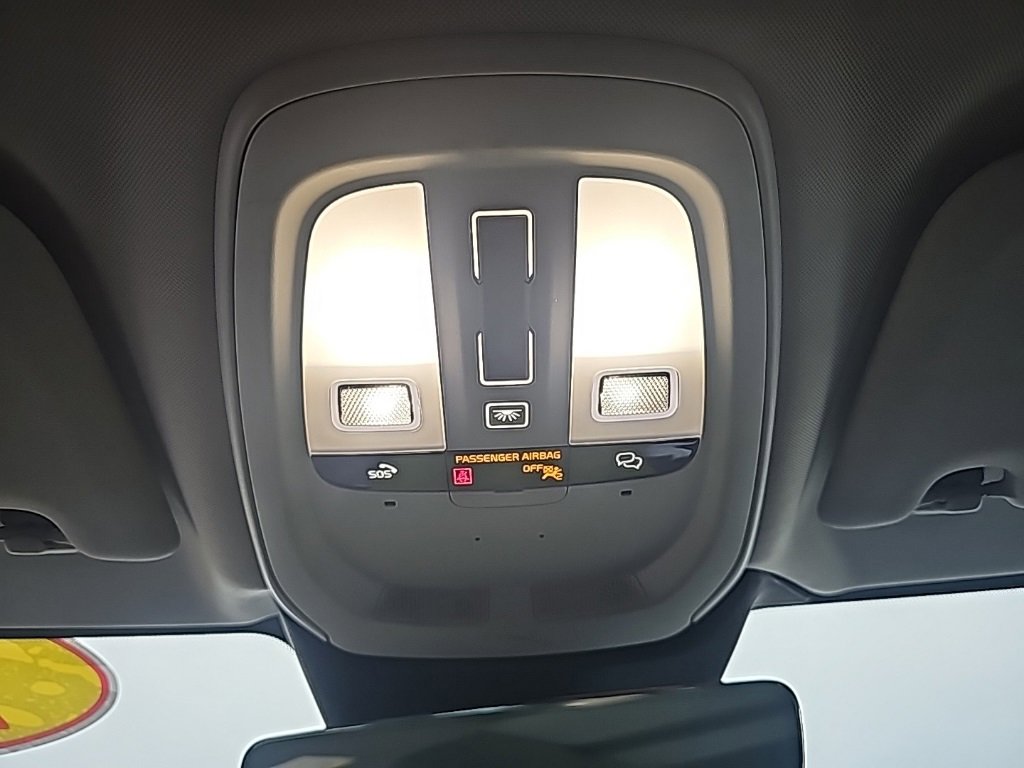 Used 2024 Volvo S60 B5 Core image 30