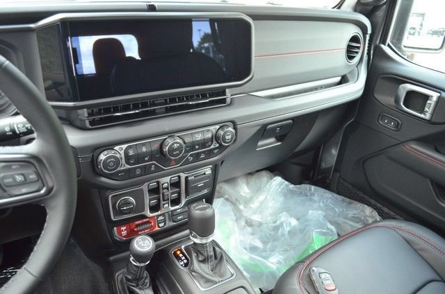 New 2026 Jeep Gladiator Rubicon AWD/4WD image 19
