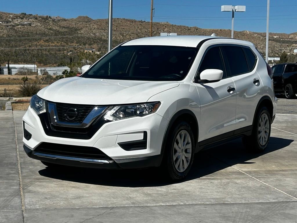 Used 2019 Nissan Rogue S image 2