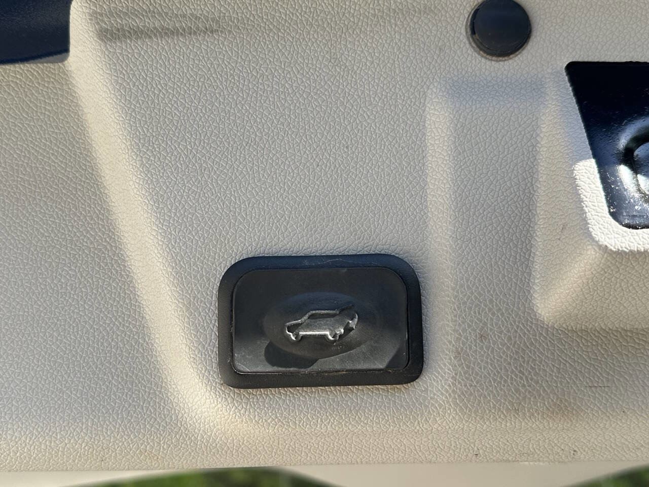 Used 2015 Buick Enclave Leather image 16