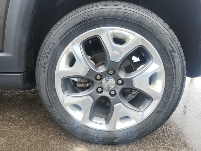 Used 2019 Jeep Compass Limited image 9