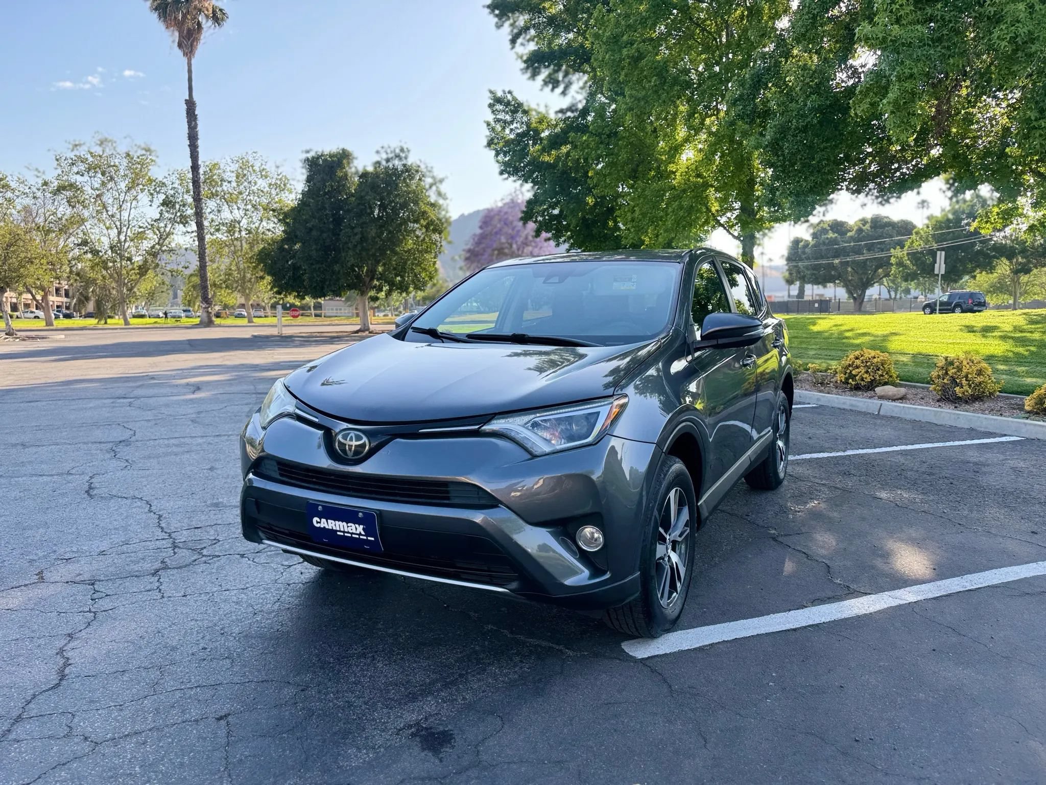 Used 2018 Toyota RAV4 XLE w/ Carpet Mat Package FWD image 6
