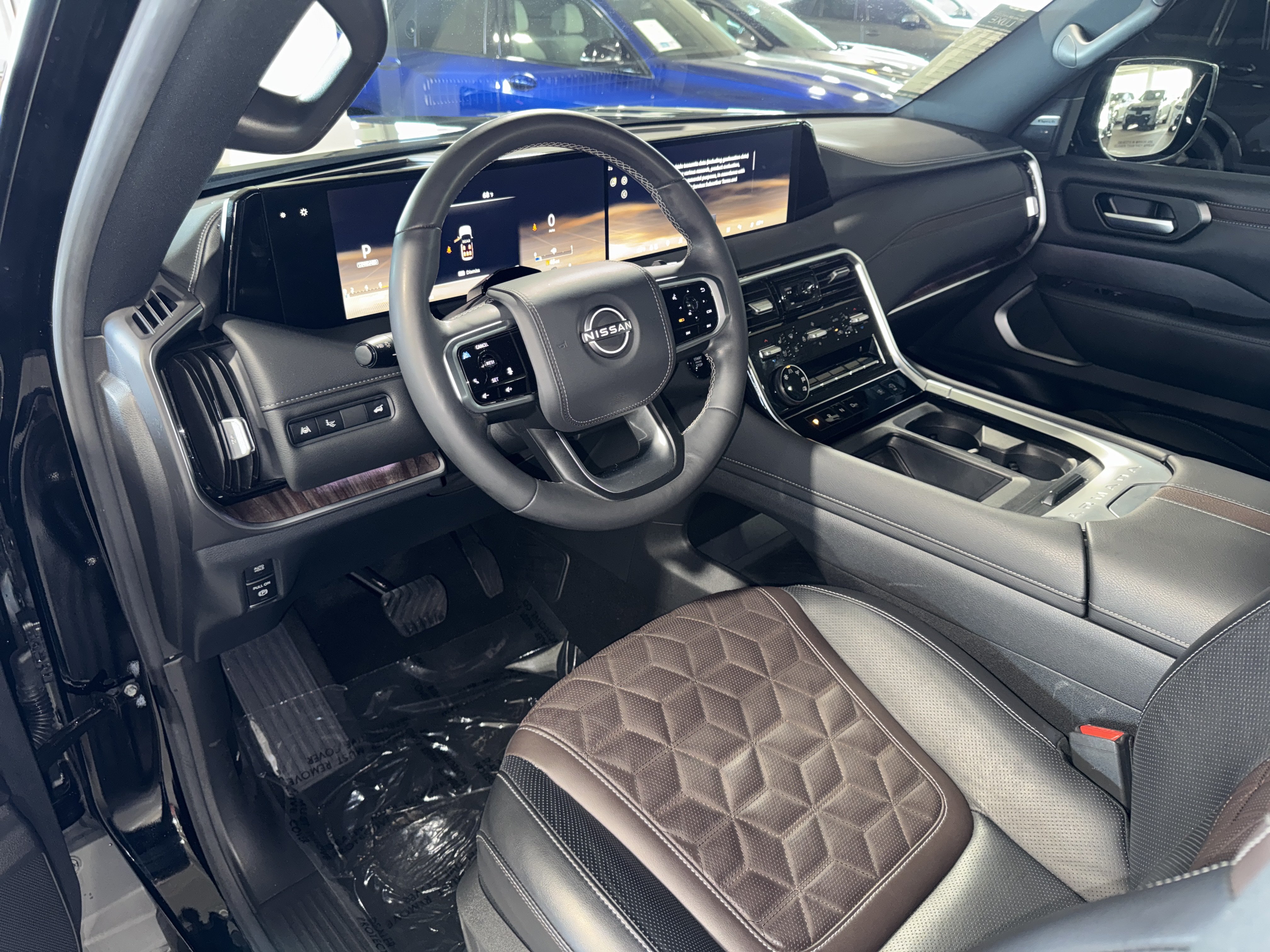 Used 2025 Nissan Armada Platinum Reserve RWD image 23