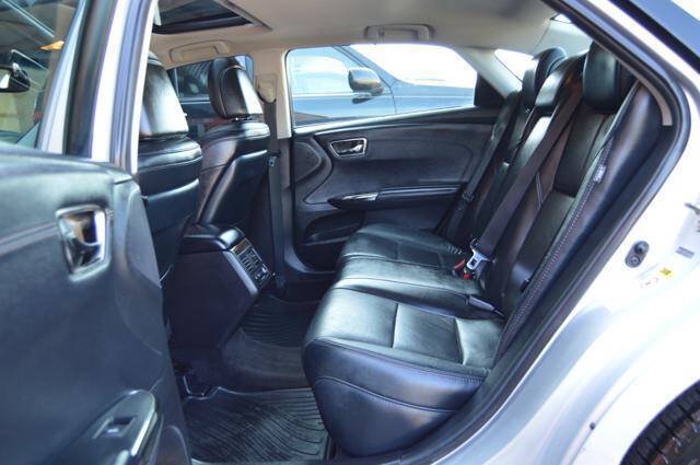 Used 2014 Toyota Avalon Limited FWD image 12