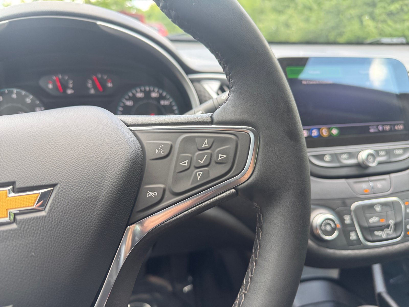 Used 2024 Chevrolet Malibu RS FWD image 21