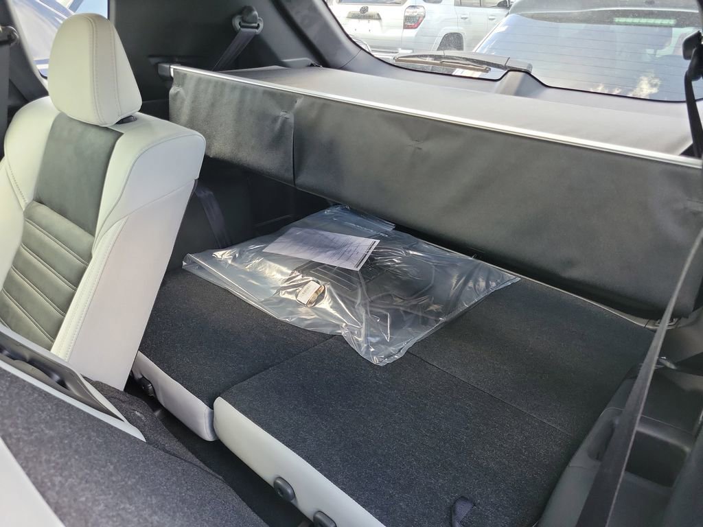 New 2025 Mitsubishi Outlander SE image 12