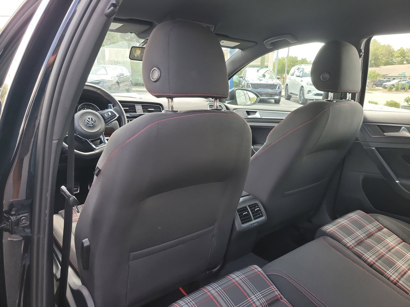 Used 2021 Volkswagen Golf 4-Door FWD image 10