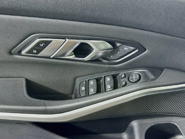 Used 2020 BMW 330i Sedan w/ Driving Assistance Package RWD image 23
