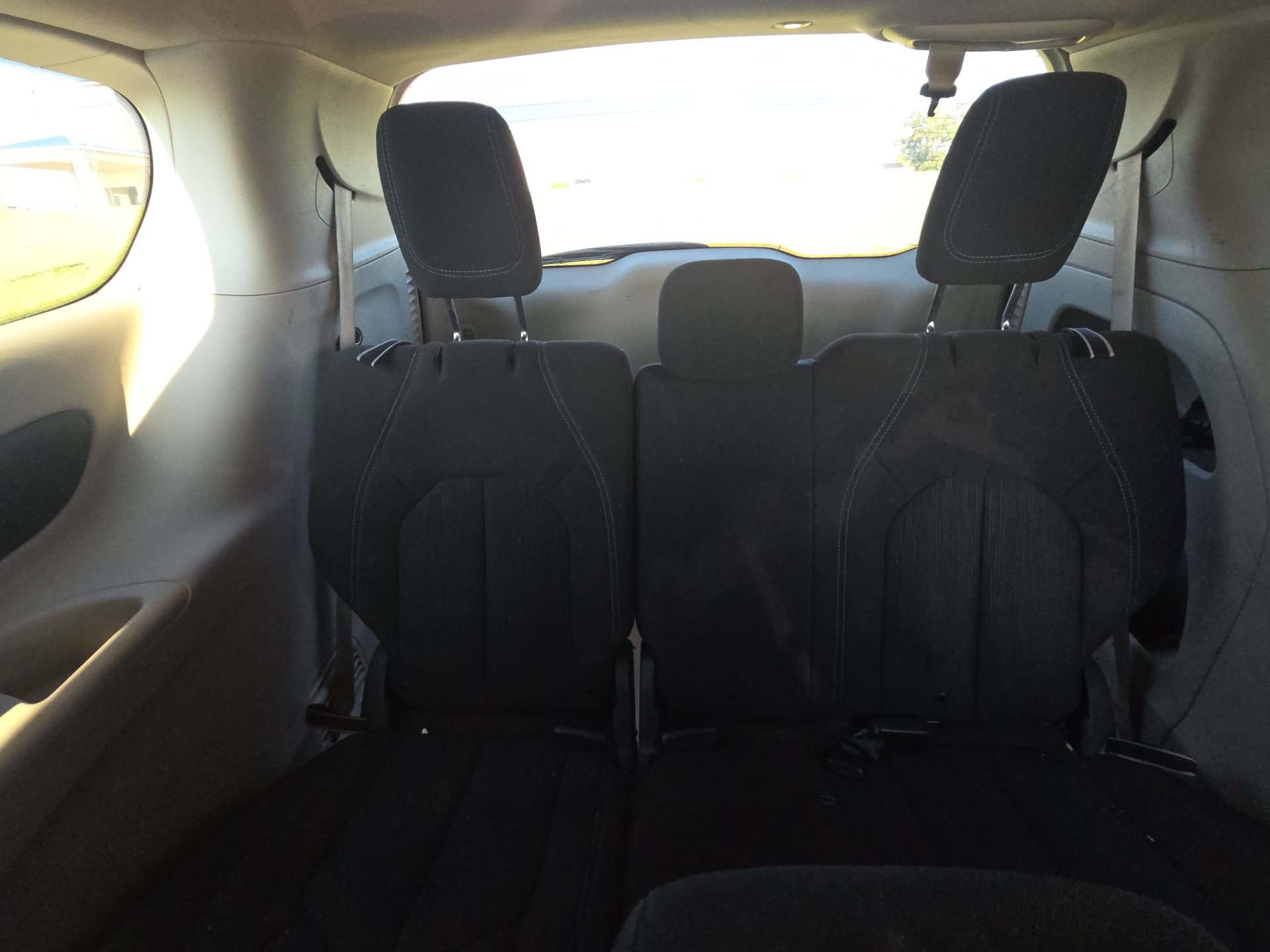 Used 2021 Chrysler Pacifica Touring FWD image 13