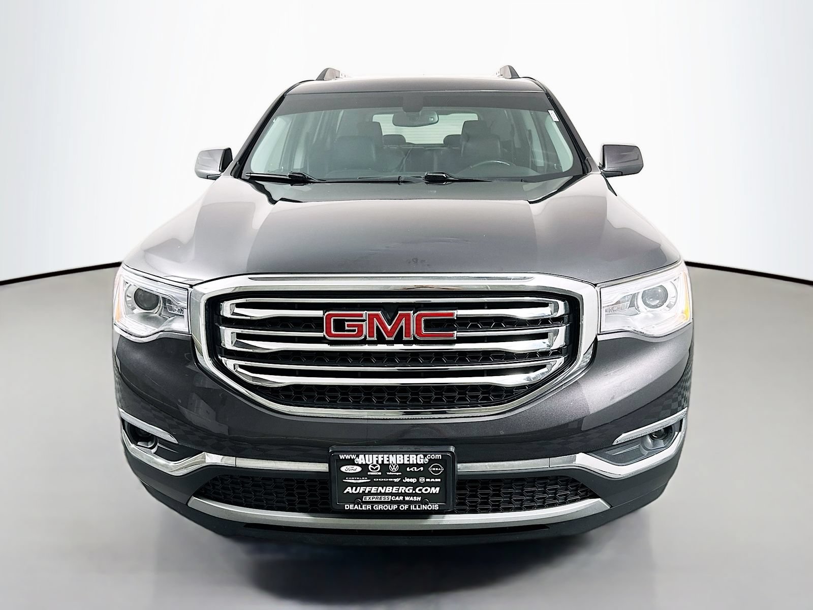 Used 2019 GMC Acadia SLT FWD image 2
