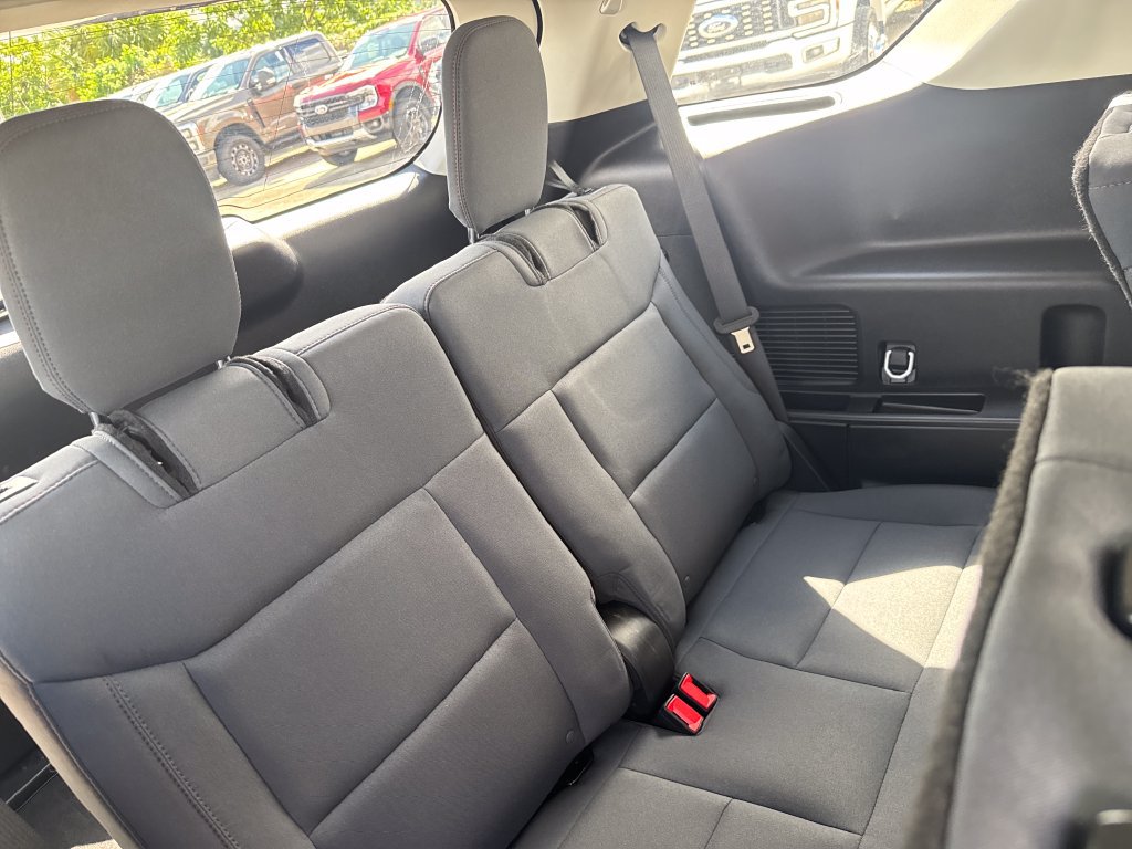 Used 2025 Ford Explorer Active RWD image 29