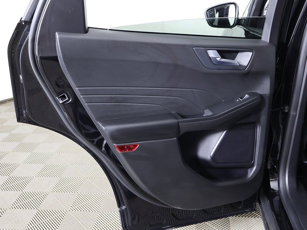 Used 2023 Ford Escape SE w/ Class II Trailer Tow Package image 26