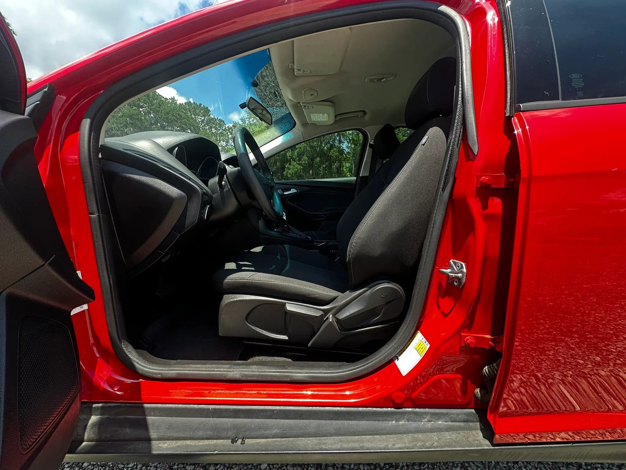 Used 2017 Ford Focus SE FWD image 15