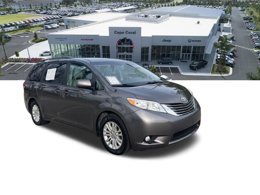 Used 2014 Toyota Sienna XLE image 9