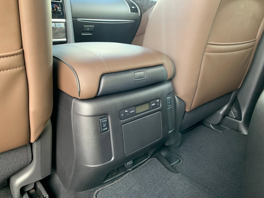 Used 2024 Nissan Armada Platinum w/ Captain's Chairs Package image 33