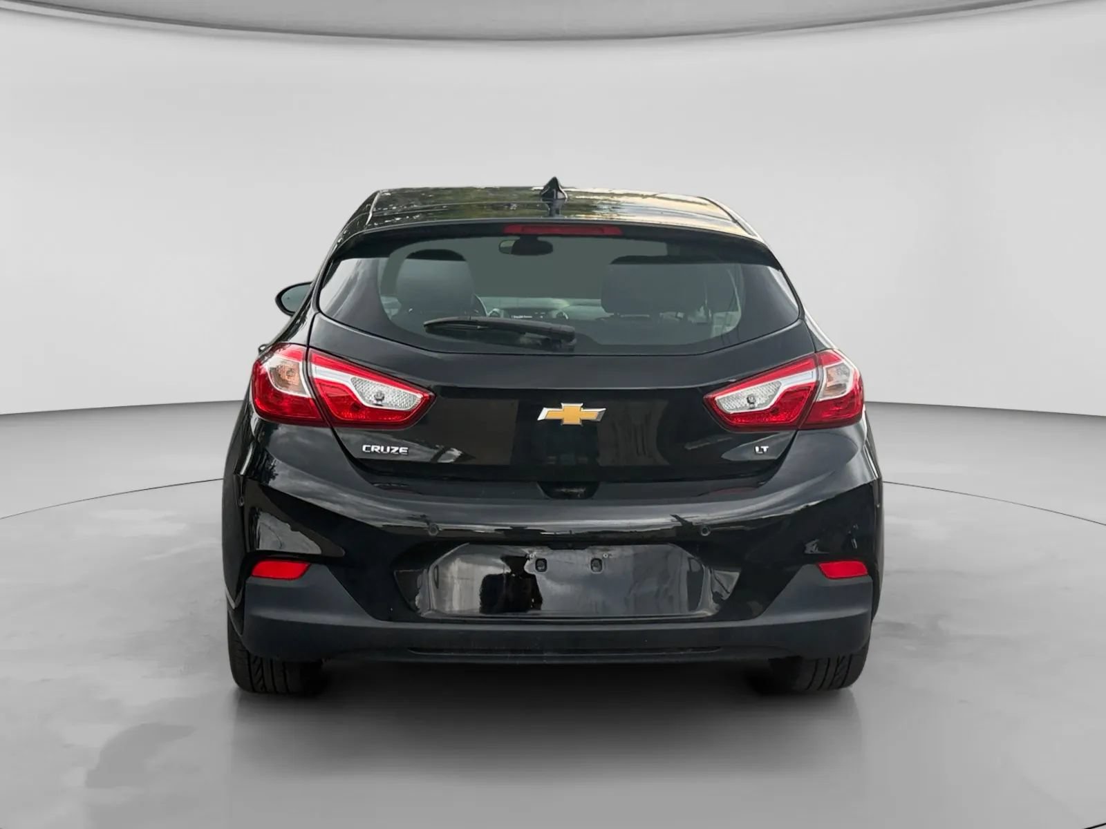 Used 2017 Chevrolet Cruze LT w/ Convenience Package FWD image 4