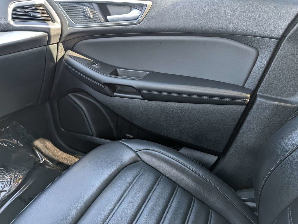 Used 2024 Ford Edge SEL AWD/4WD image 16