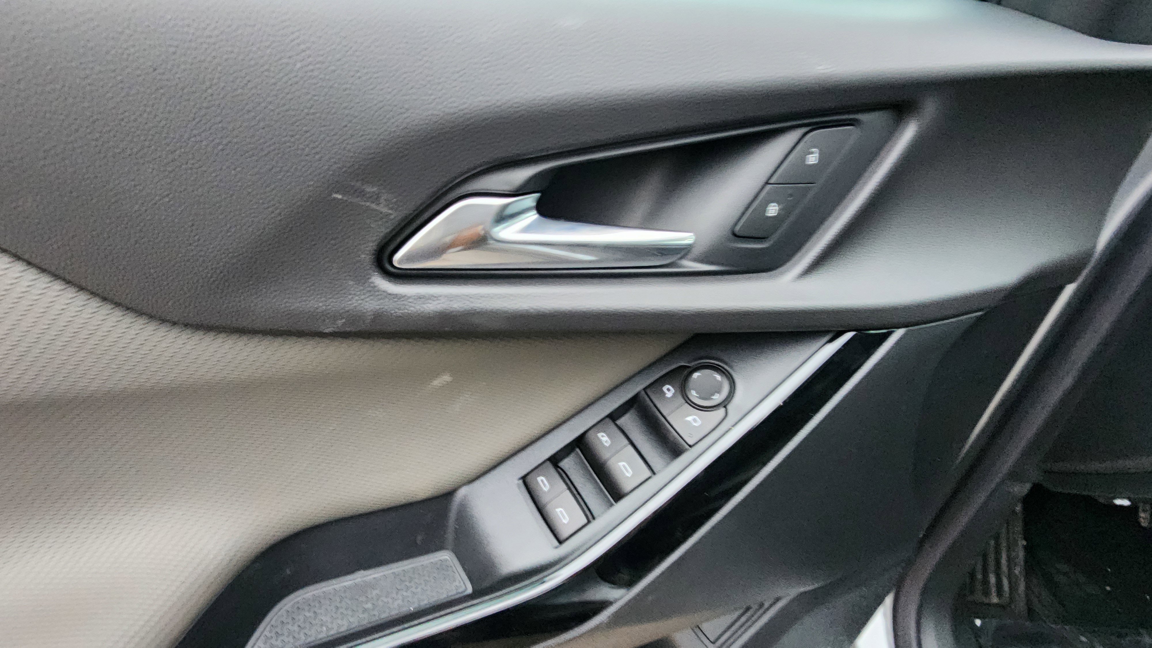 New 2026 Chevrolet Equinox LT image 9