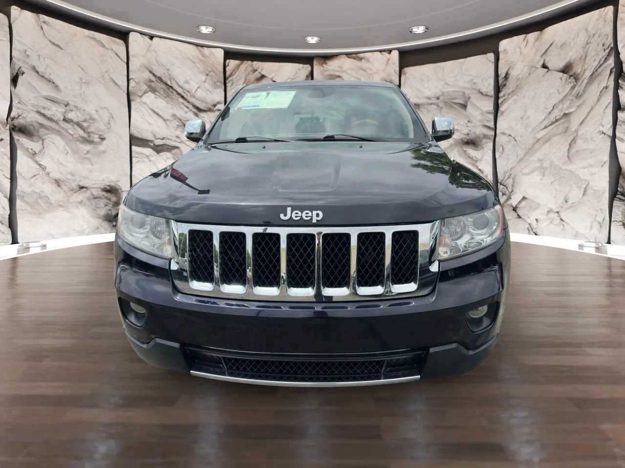Used 2011 Jeep Grand Cherokee Overland w/ Trailer Tow Group IV image 2