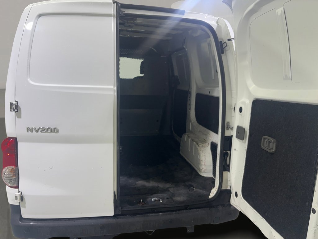 Used 2020 Nissan NV200 S image 31
