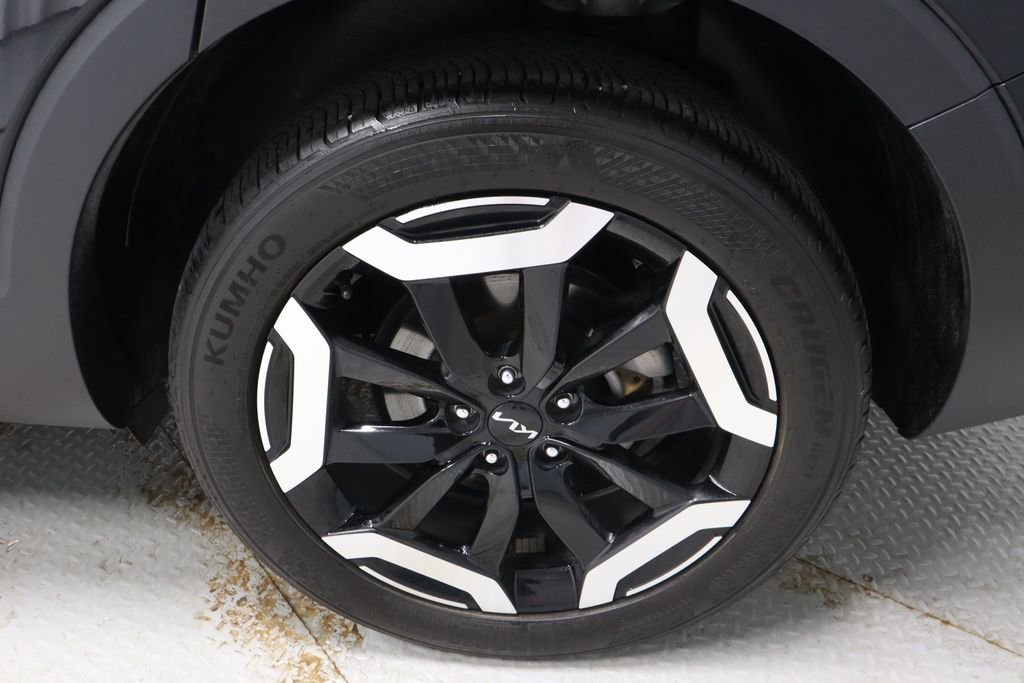 Used 2025 Kia Telluride S FWD image 17