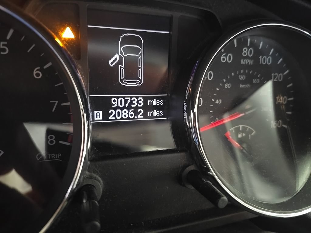 Used 2014 Nissan Rogue S w/ Convenience Package AWD/4WD image 8