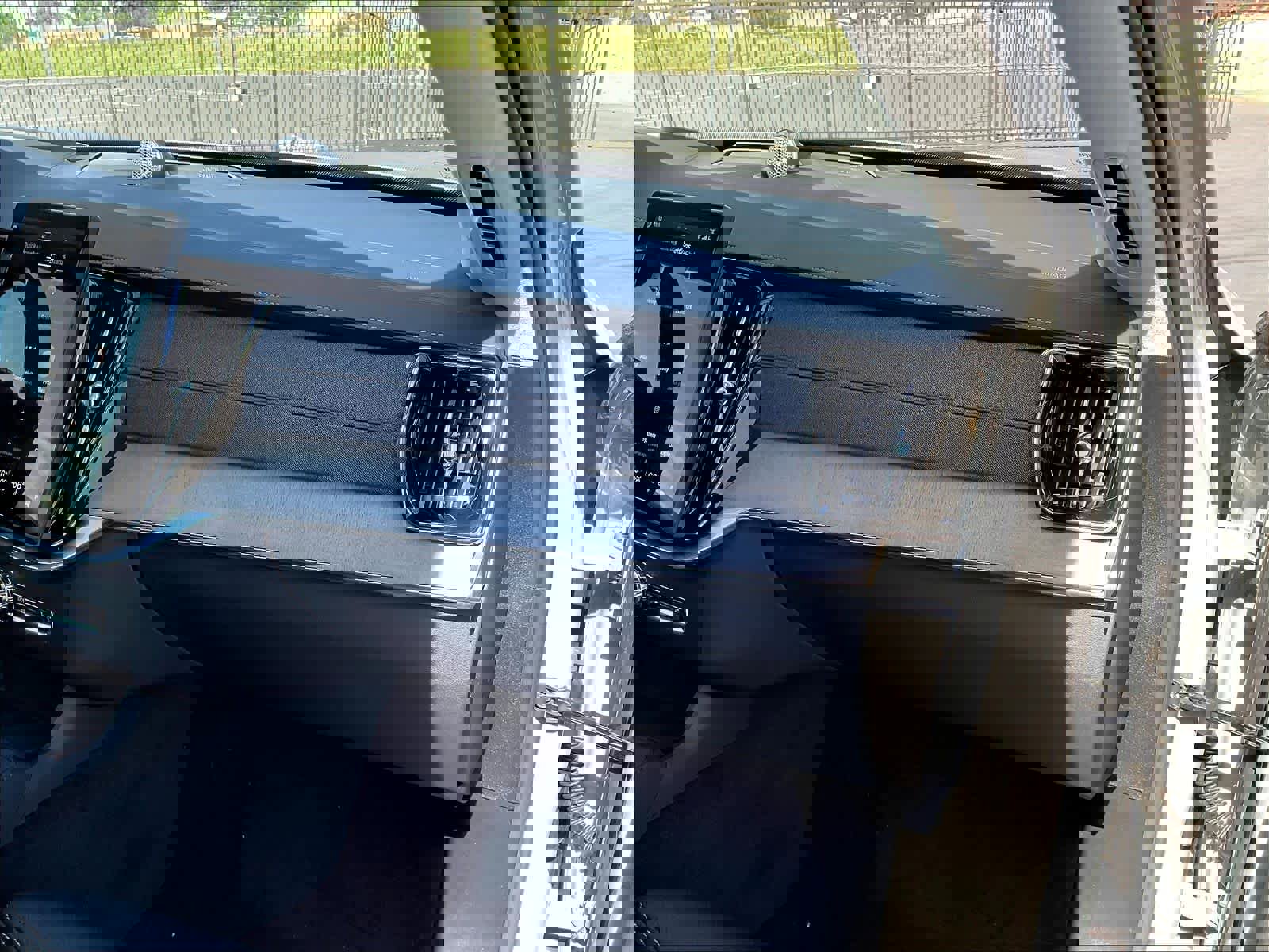 New 2026 Volvo XC90 T8 Ultra w/ Lounge Package image 29