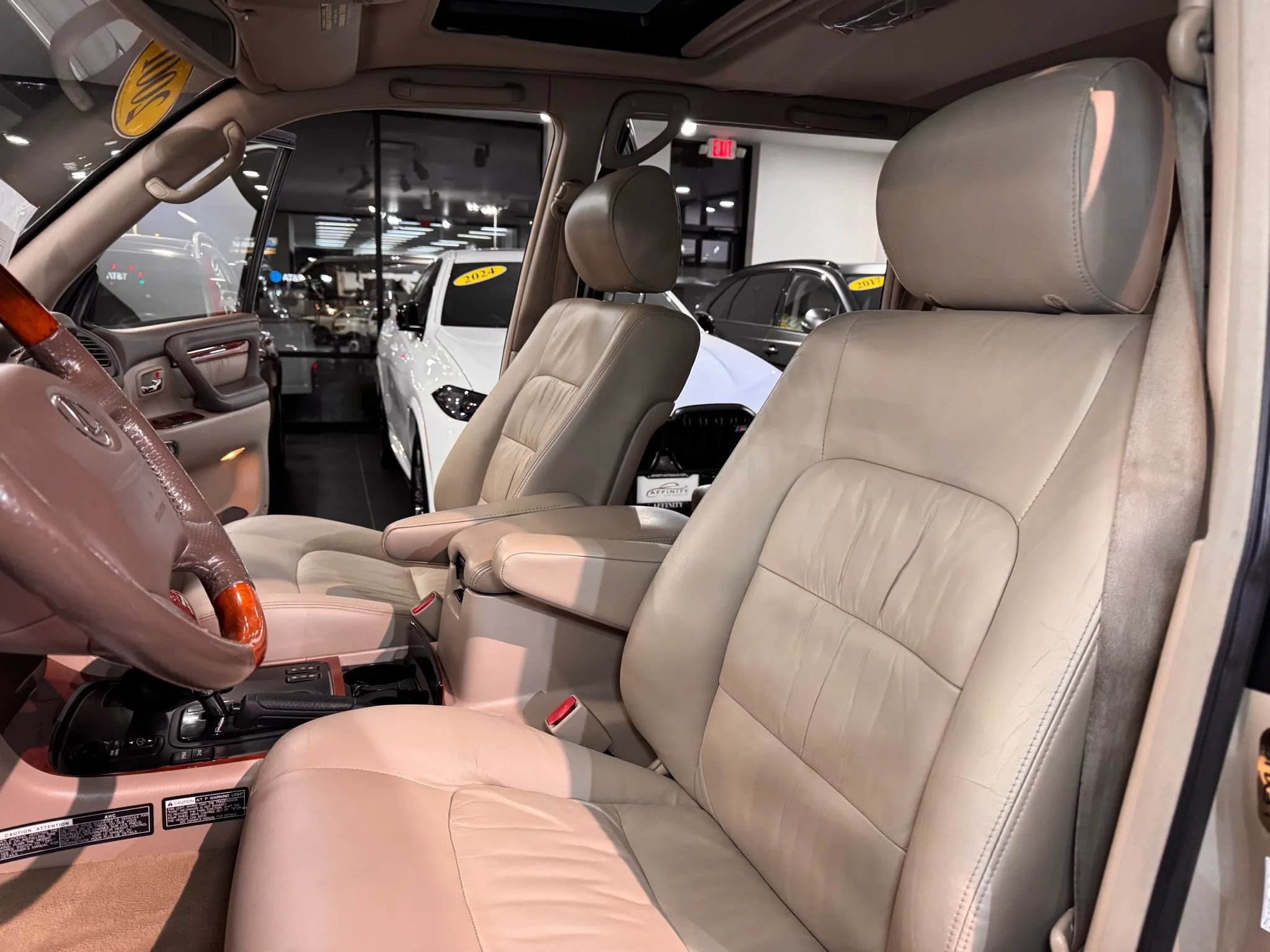 Used 2001 Lexus LX 470 4WD image 10