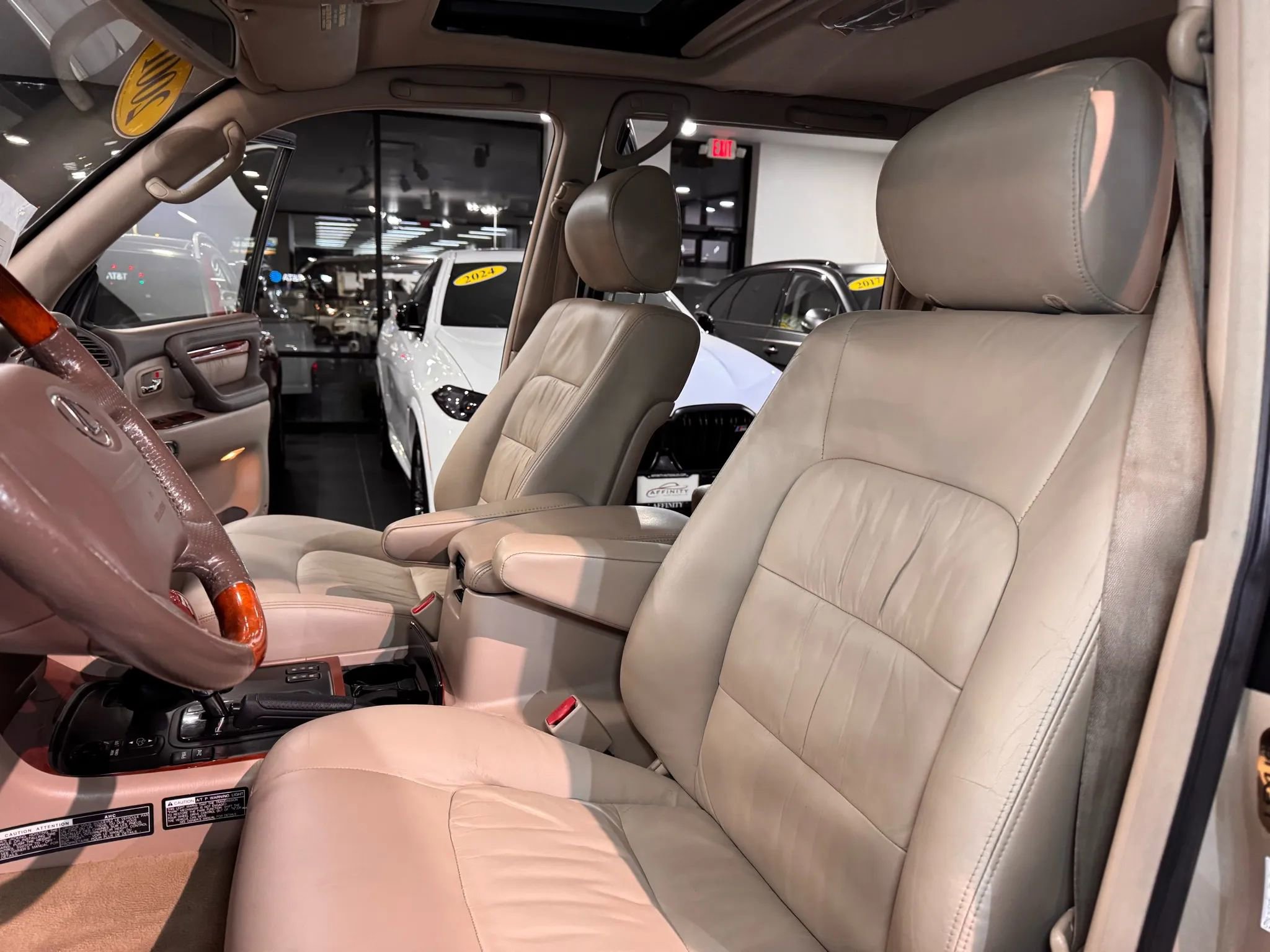 Used 2001 Lexus LX 470 4WD image 10